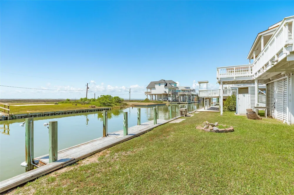707 Pompano Lane Freeport, TX 77541