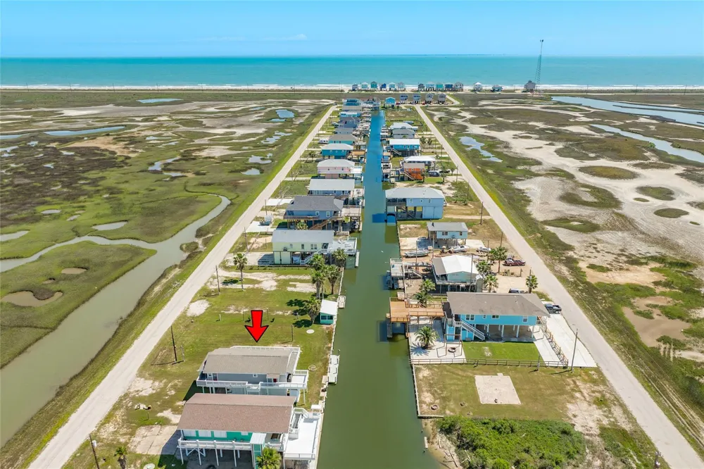 707 Pompano Lane Freeport, TX 77541