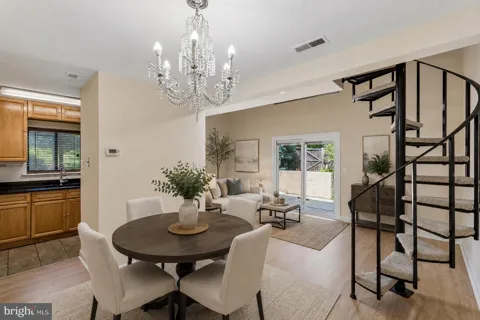 20 MONTGOMERY AVE #D