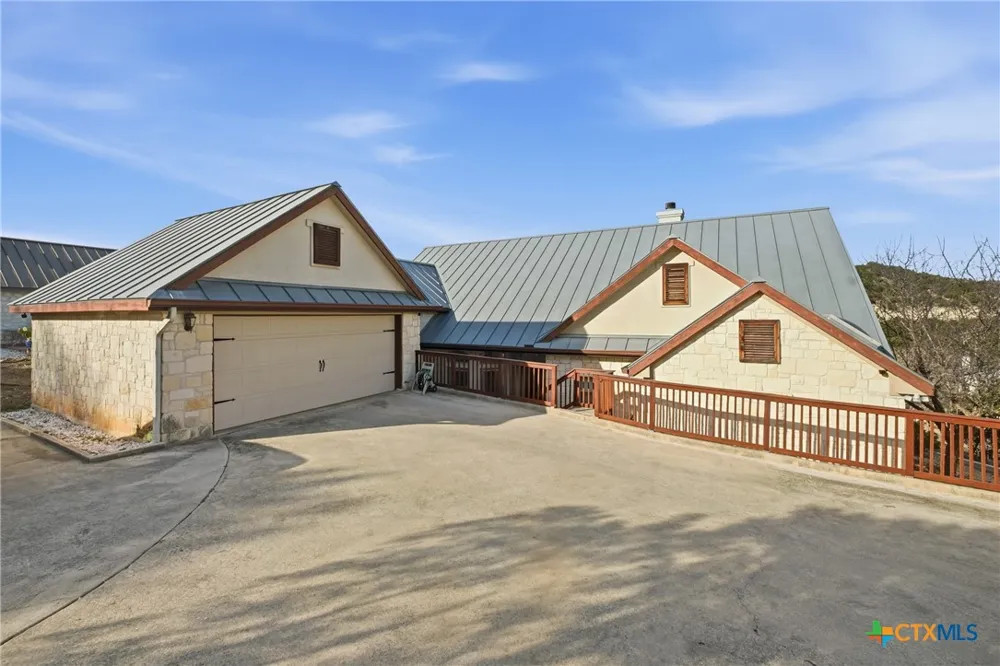 204 Tapatio Dr. W. Boerne, TX 78006