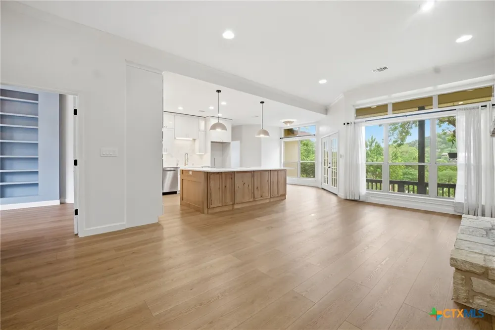 204 Tapatio Dr. W. Boerne, TX 78006