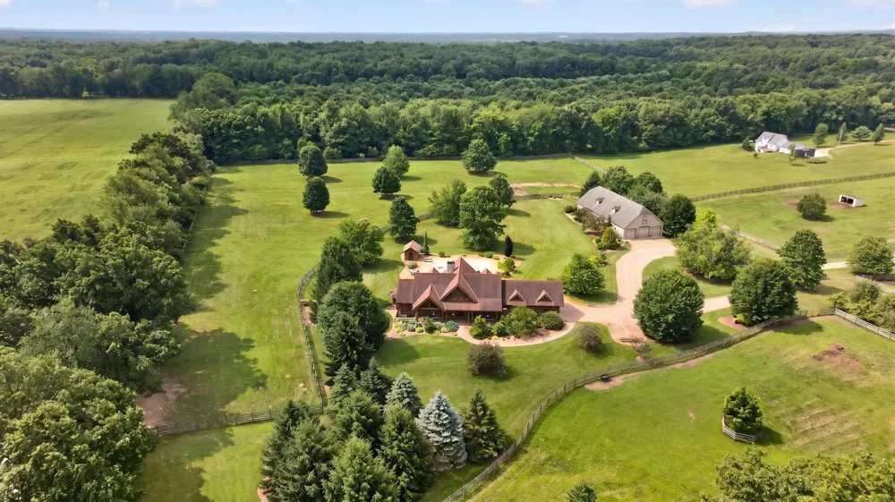 2405 Nicholson Lane Albion, MI 49224