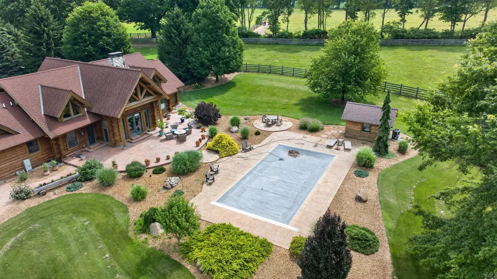 2405 Nicholson Lane Albion, MI 49224