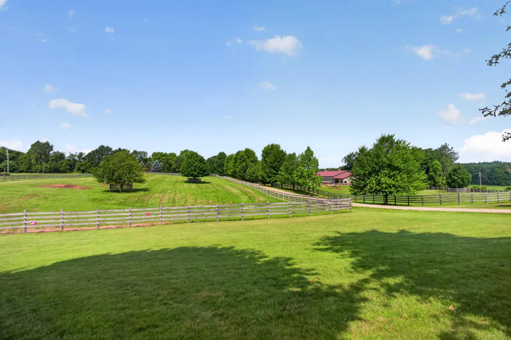 2405 Nicholson Lane Albion, MI 49224