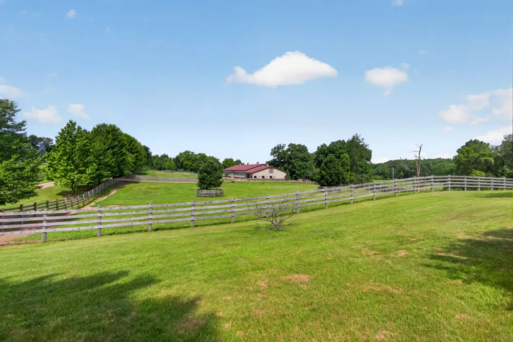 2405 Nicholson Lane Albion, MI 49224