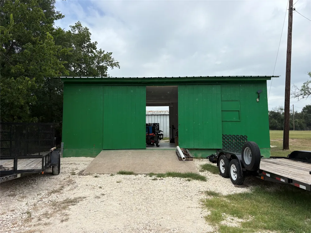 109 PR 2400 Iredell, TX 76649