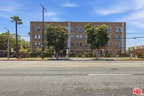 4125 S Figueroa Street
