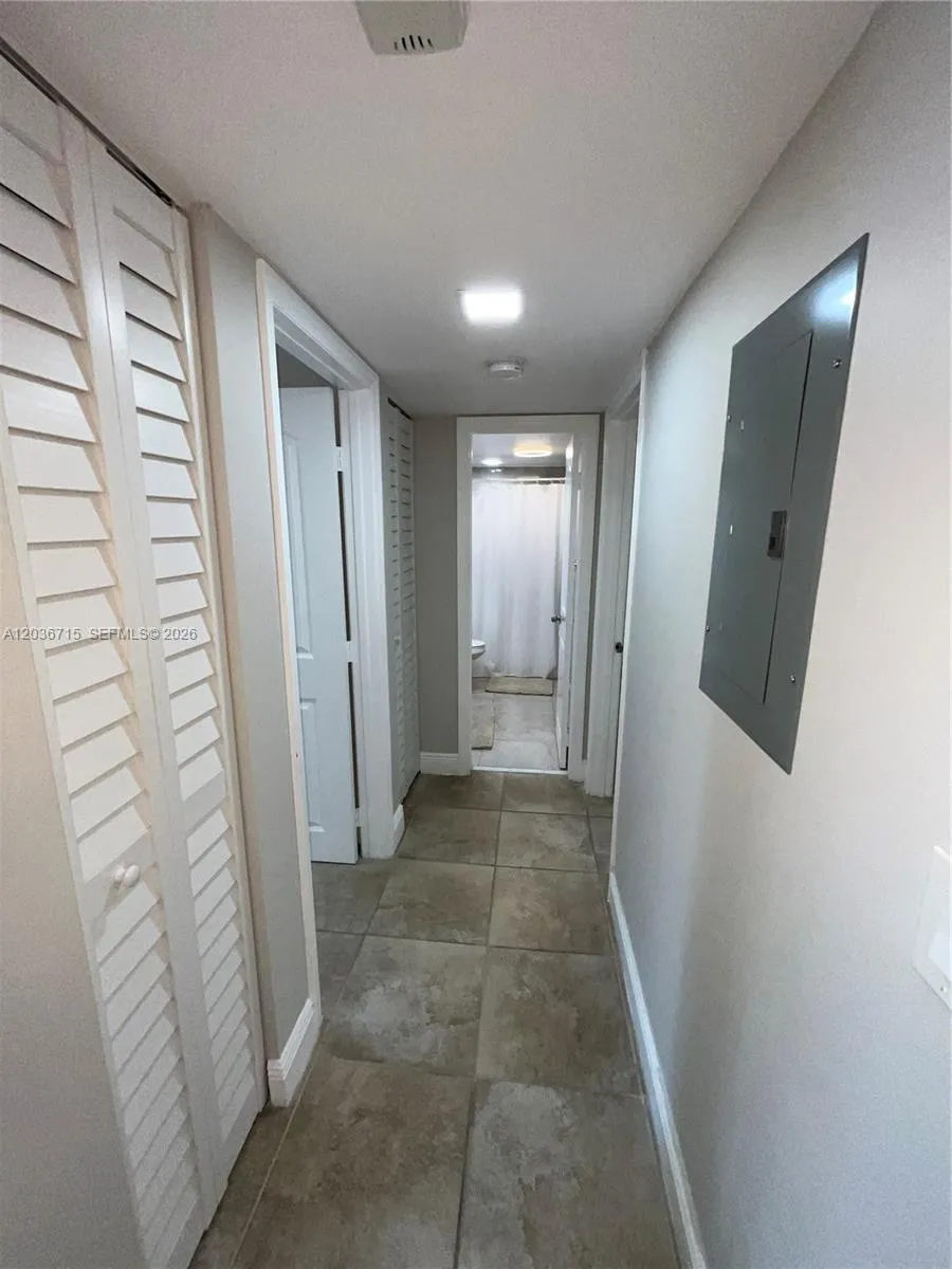 301 SE 3rd St #204 Dania Beach, FL 33004