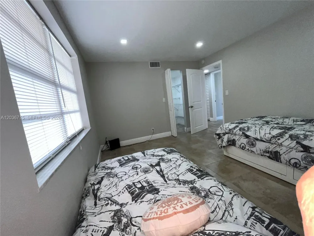 301 SE 3rd St #204 Dania Beach, FL 33004