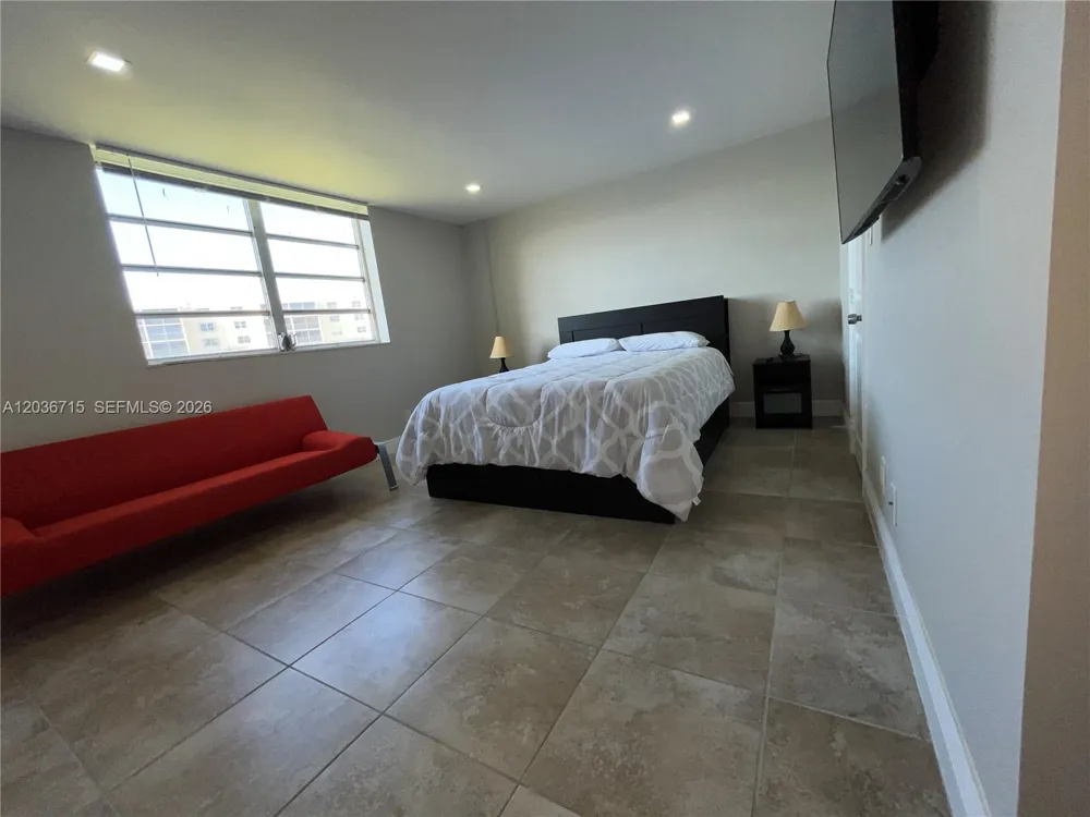 301 SE 3rd St #204 Dania Beach, FL 33004