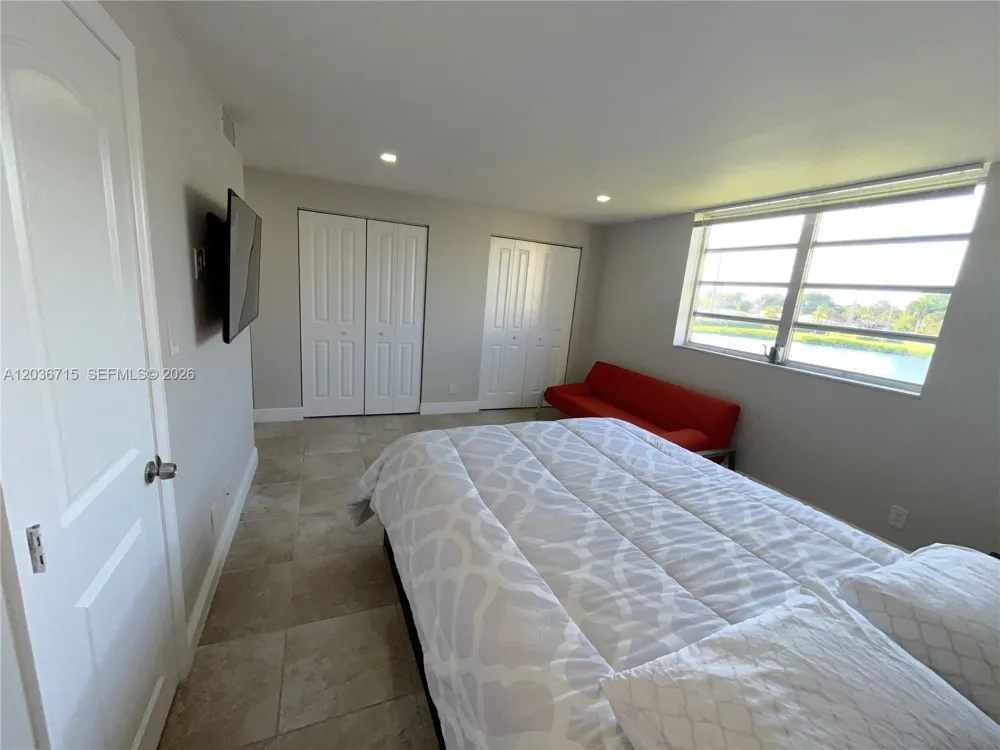 301 SE 3rd St #204 Dania Beach, FL 33004
