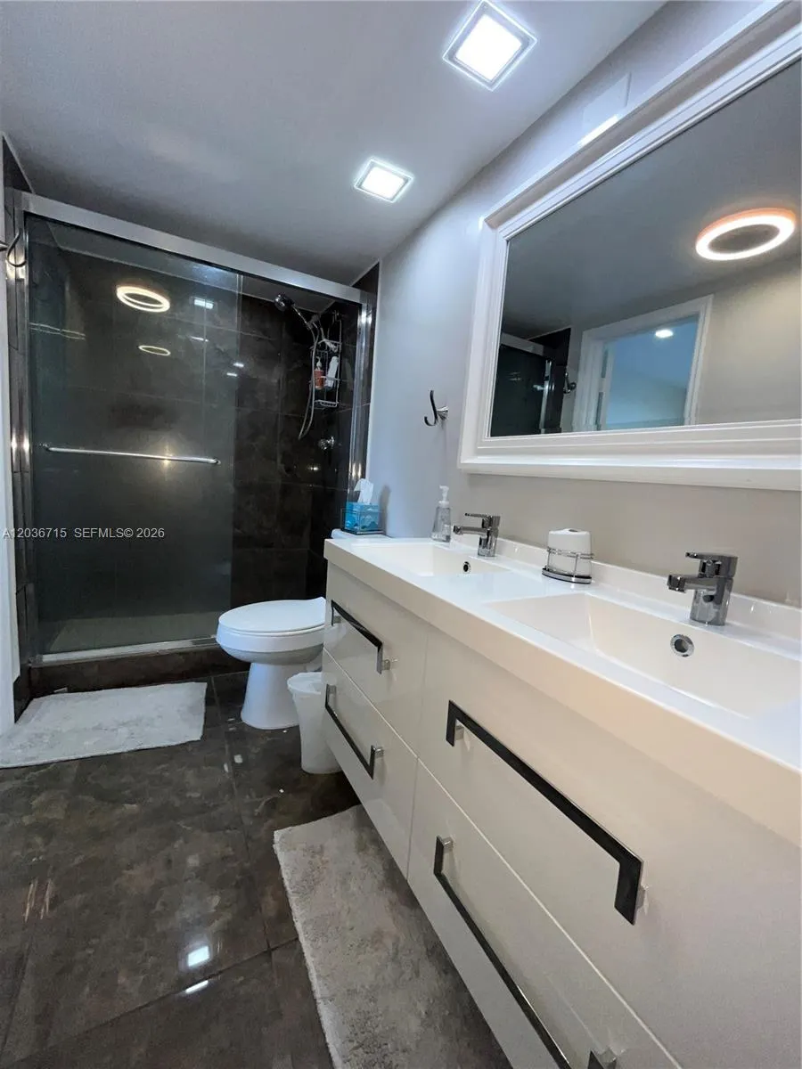 301 SE 3rd St #204 Dania Beach, FL 33004