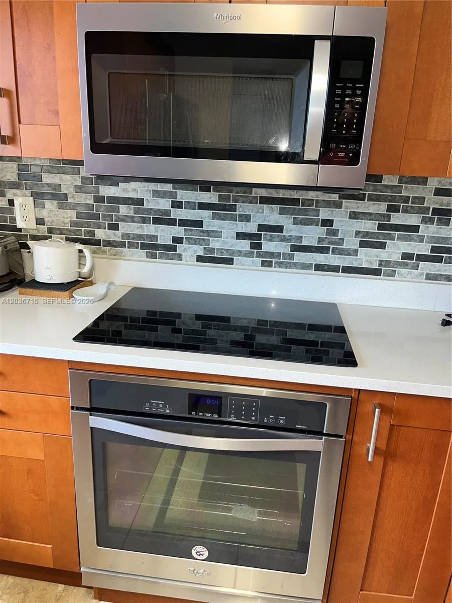 301 SE 3rd St #204 Dania Beach, FL 33004