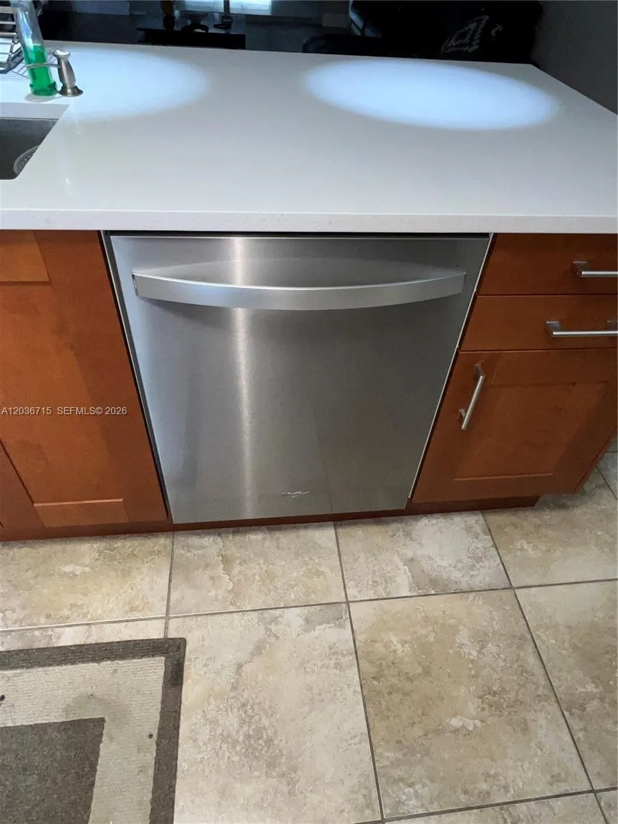 301 SE 3rd St #204 Dania Beach, FL 33004