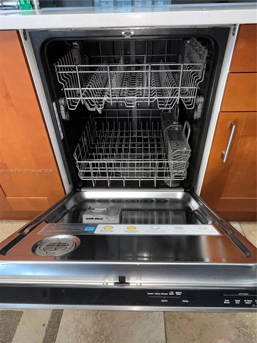 301 SE 3rd St #204 Dania Beach, FL 33004