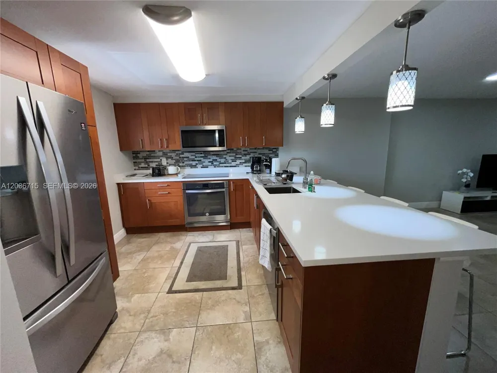 301 SE 3rd St #204 Dania Beach, FL 33004