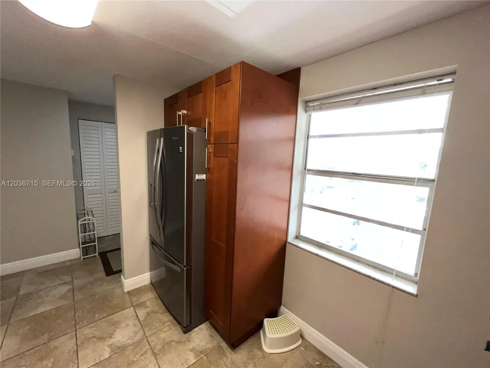 301 SE 3rd St #204 Dania Beach, FL 33004