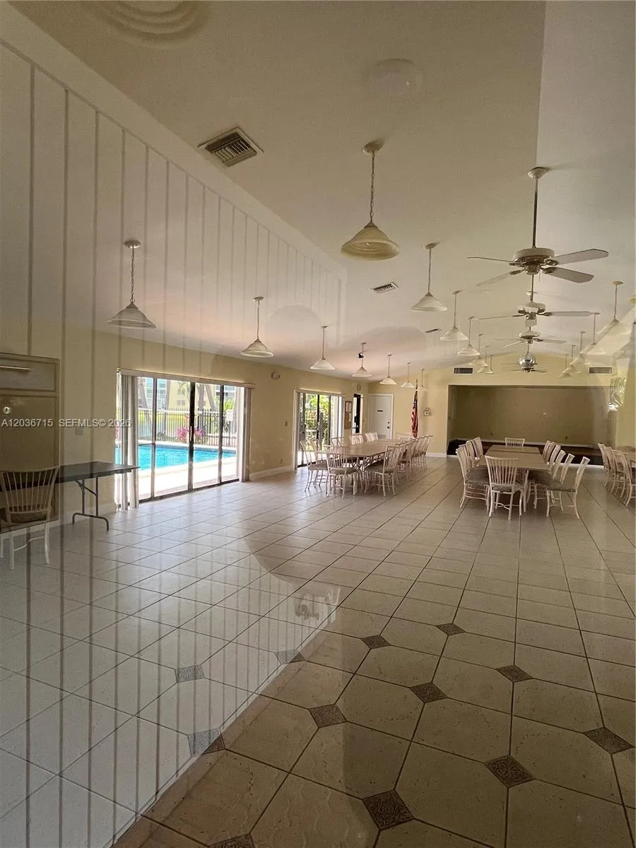 301 SE 3rd St #204 Dania Beach, FL 33004