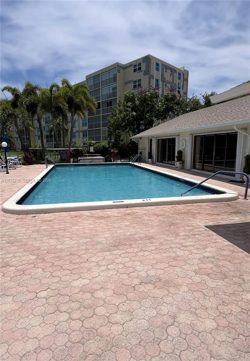 301 SE 3rd St #204 Dania Beach, FL 33004