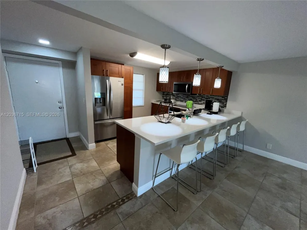 301 SE 3rd St #204 Dania Beach, FL 33004