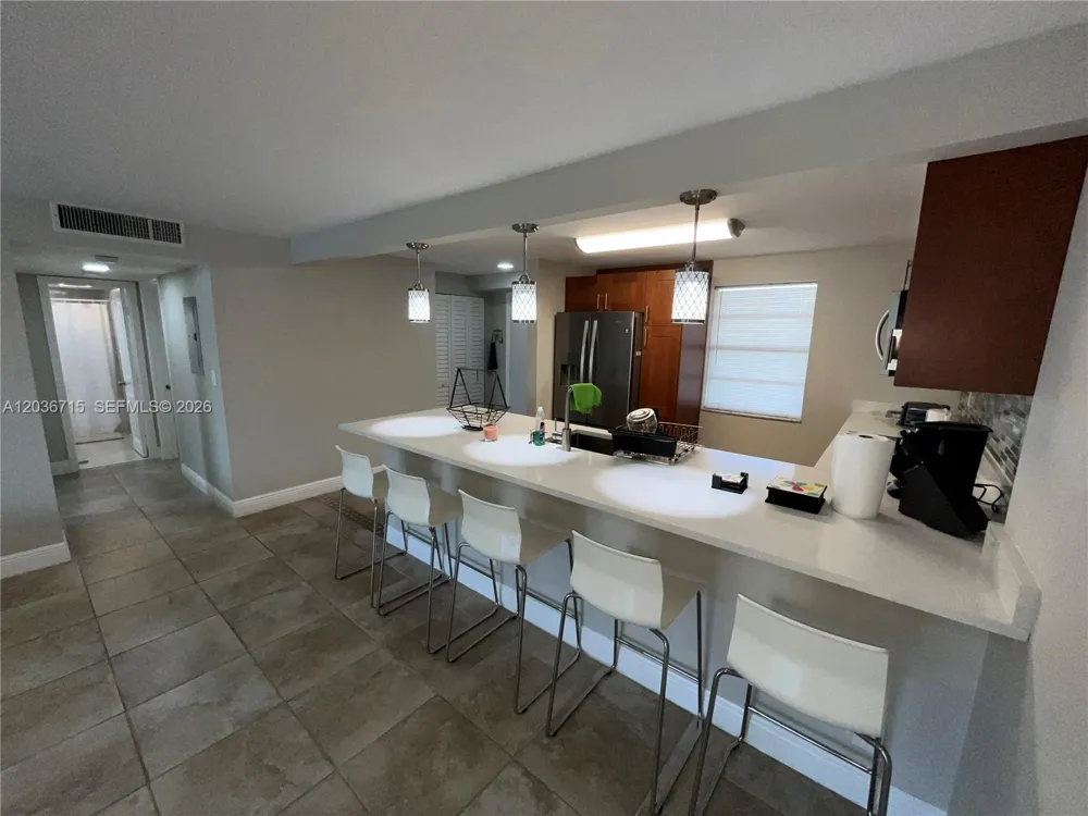 301 SE 3rd St #204 Dania Beach, FL 33004