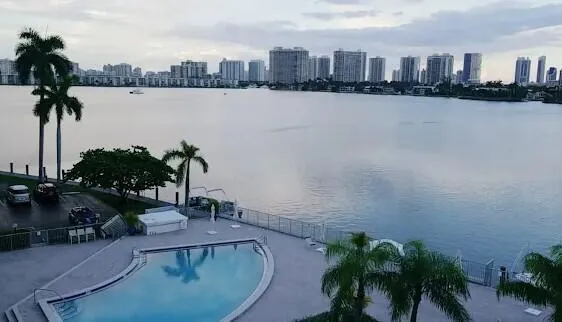 16546 NE 26TH AVENUE #6J North Miami Beach, FL 33160