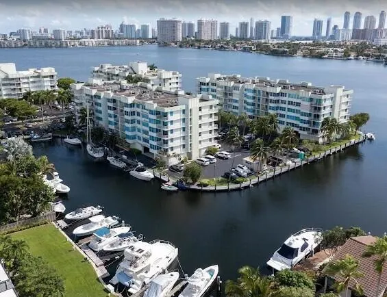 16546 NE 26TH AVENUE #6J North Miami Beach, FL 33160
