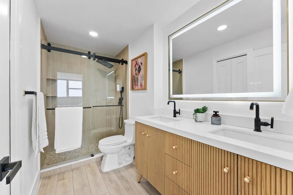 1237 HILLSBORO MILE #604 Hillsboro Beach, FL 33062