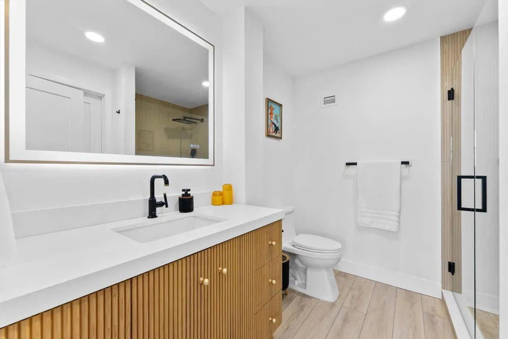 1237 HILLSBORO MILE #604 Hillsboro Beach, FL 33062