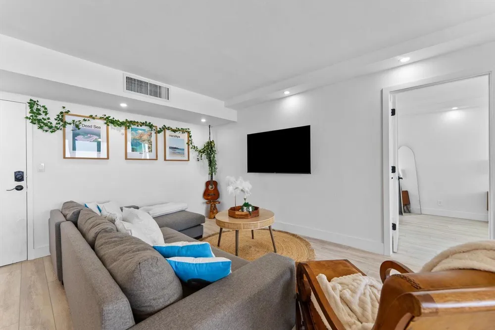 1237 HILLSBORO MILE #604 Hillsboro Beach, FL 33062