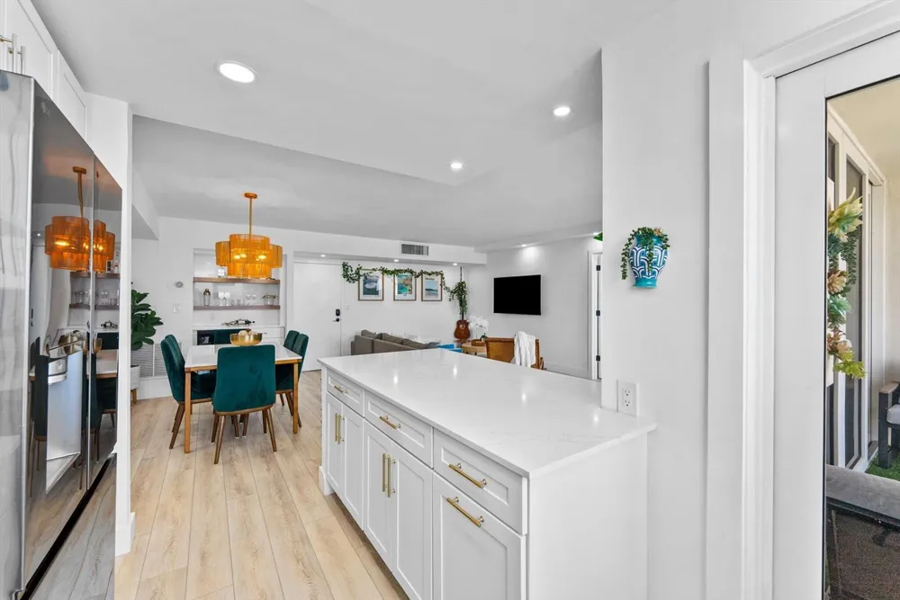 1237 HILLSBORO MILE #604 Hillsboro Beach, FL 33062