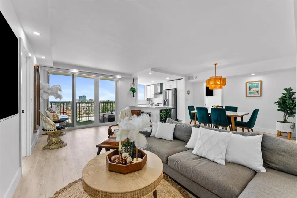 1237 HILLSBORO MILE #604 Hillsboro Beach, FL 33062