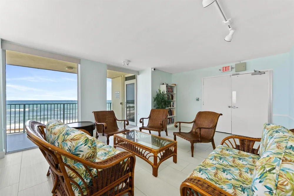 1237 HILLSBORO MILE #604 Hillsboro Beach, FL 33062