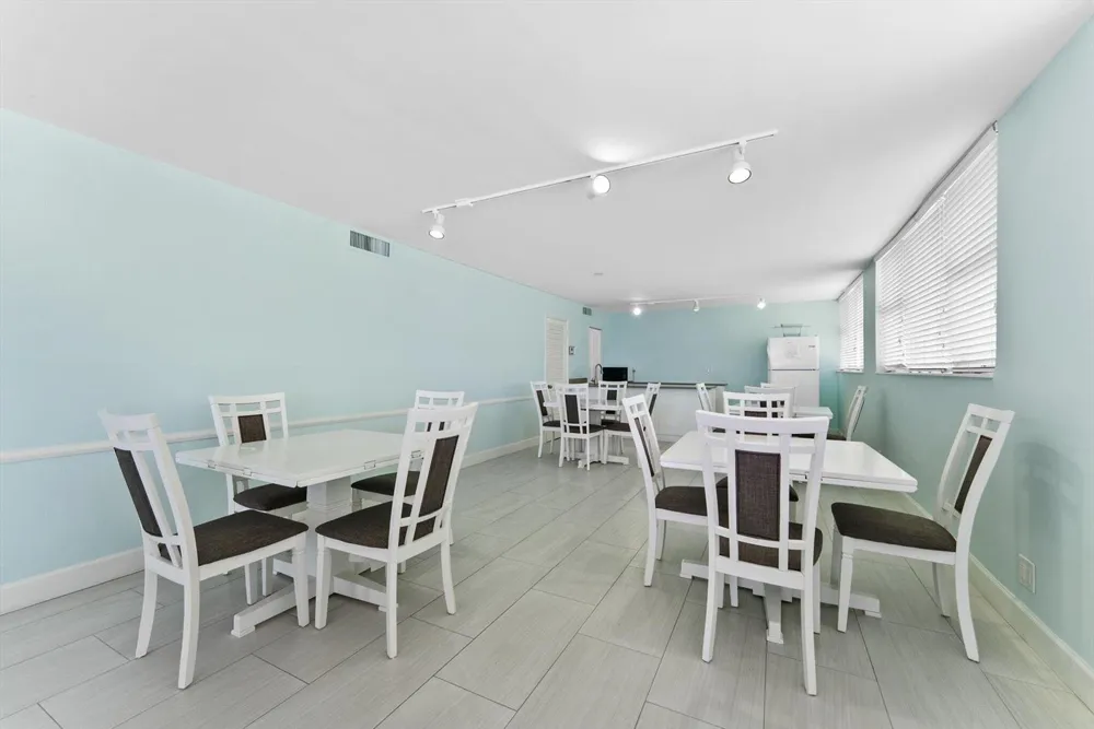 1237 HILLSBORO MILE #604 Hillsboro Beach, FL 33062