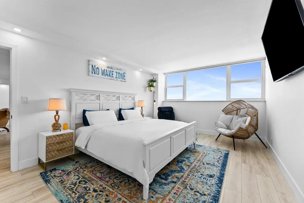 1237 HILLSBORO MILE #604 Hillsboro Beach, FL 33062