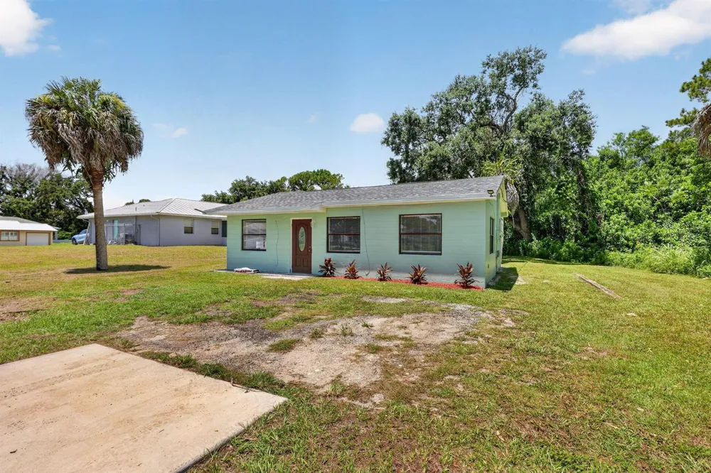 2205 44TH STREET Fort Pierce, FL 34946