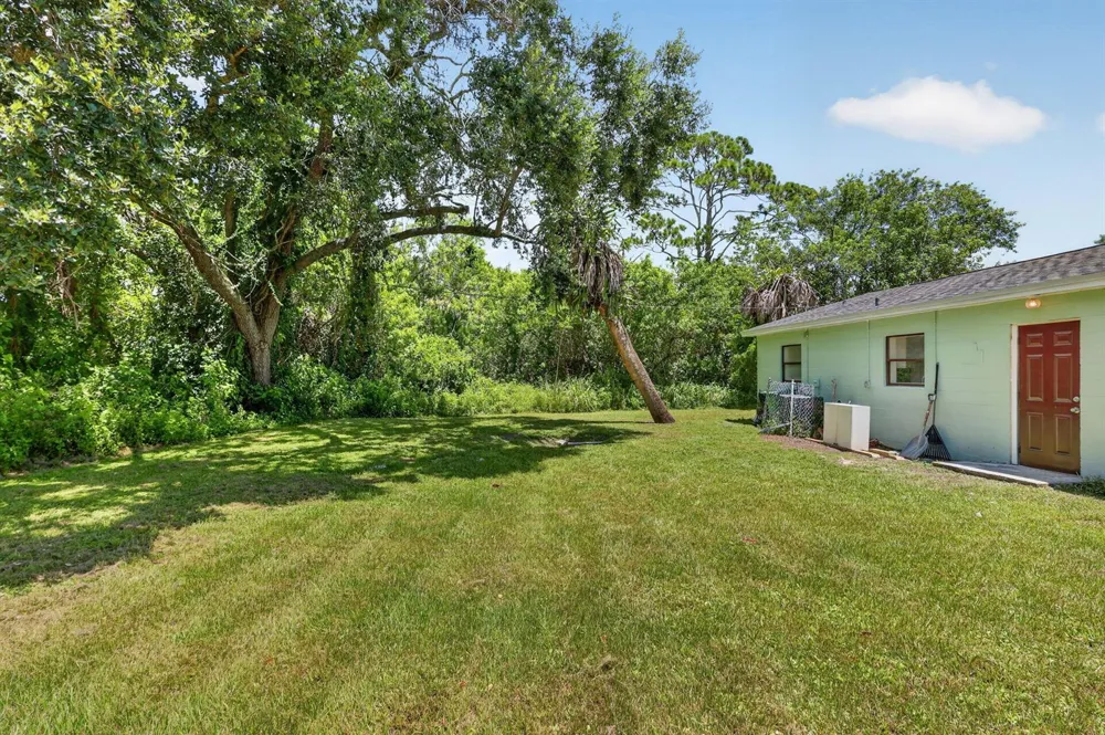 2205 44TH STREET Fort Pierce, FL 34946
