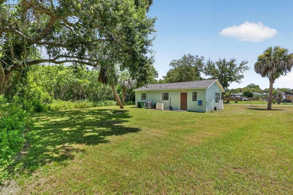 2205 44TH STREET Fort Pierce, FL 34946