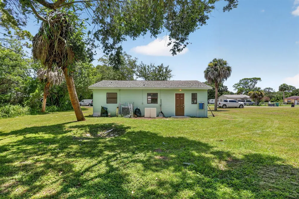 2205 44TH STREET Fort Pierce, FL 34946