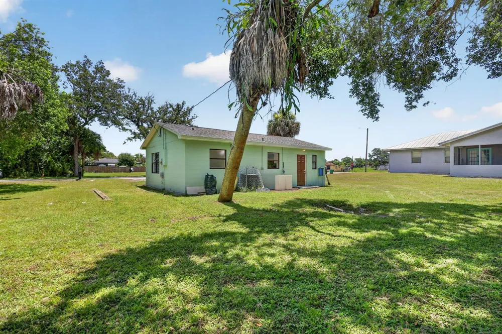 2205 44TH STREET Fort Pierce, FL 34946
