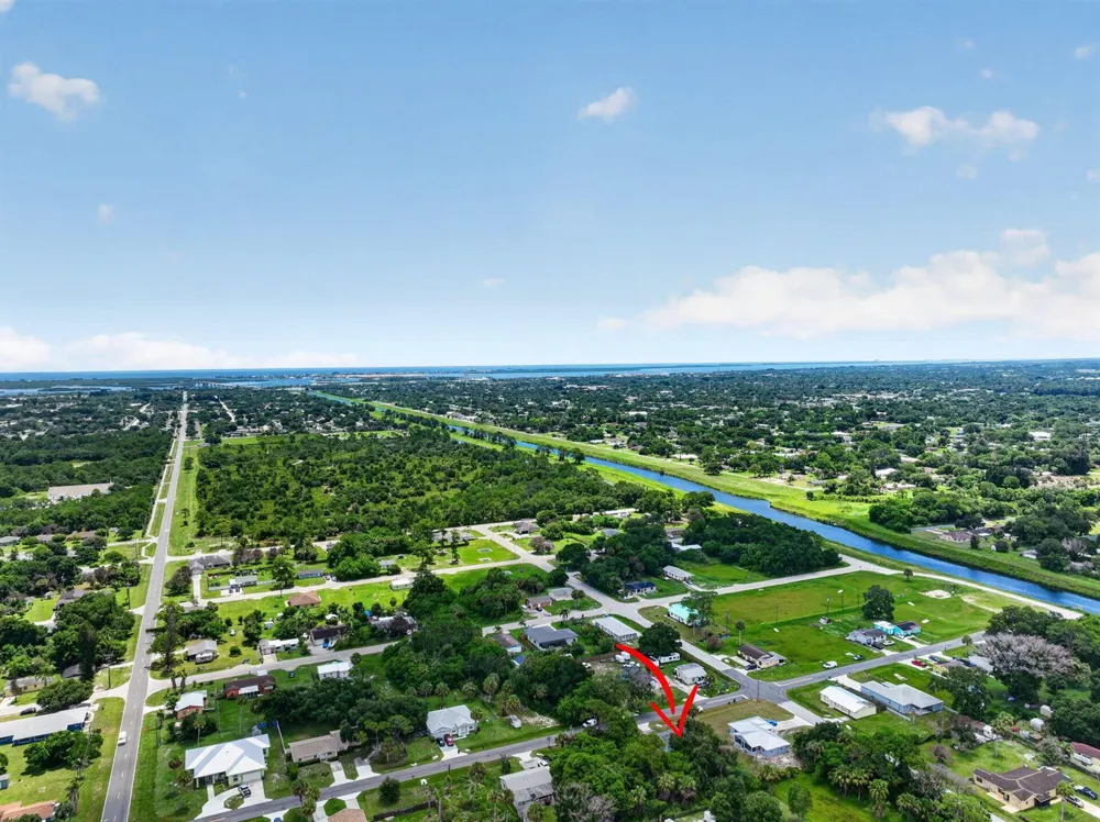 2205 44TH STREET Fort Pierce, FL 34946