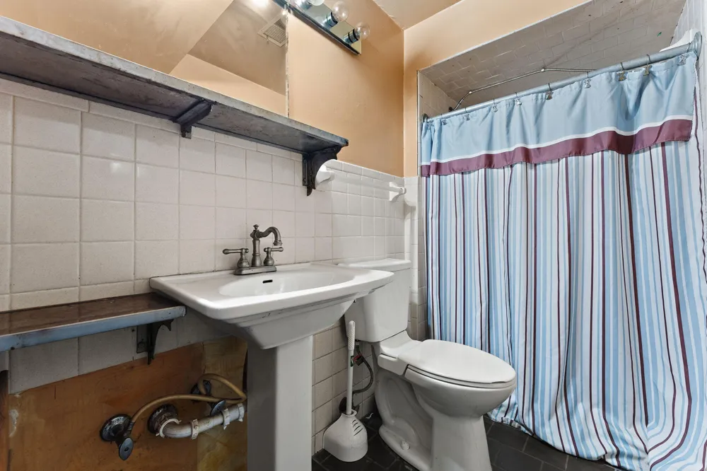 7633 Hemlock Avenue Gary, IN 46403