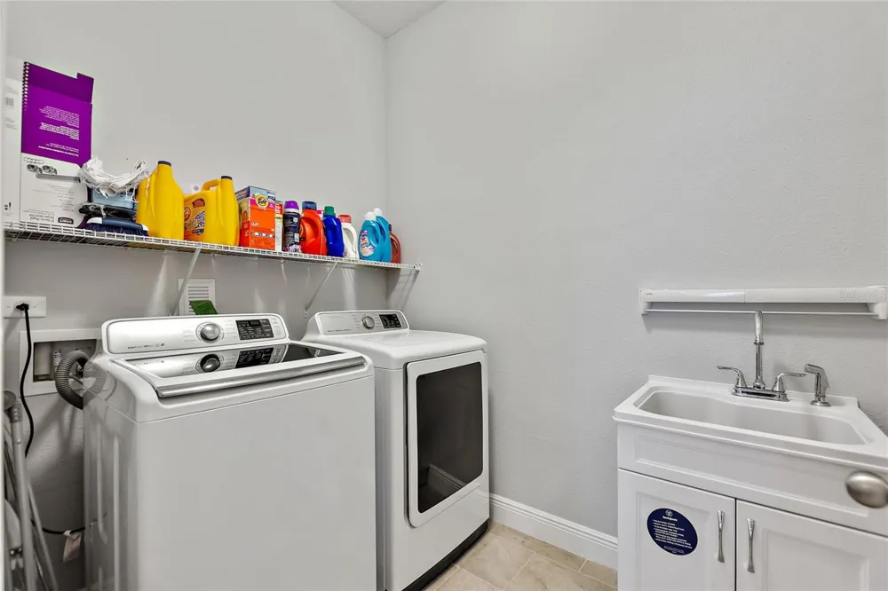 8719 CRESCENDO AVENUE Windermere, FL 34786