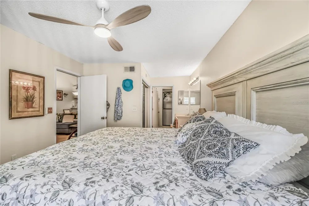2586 PINE COVE LANE Clearwater, FL 33761