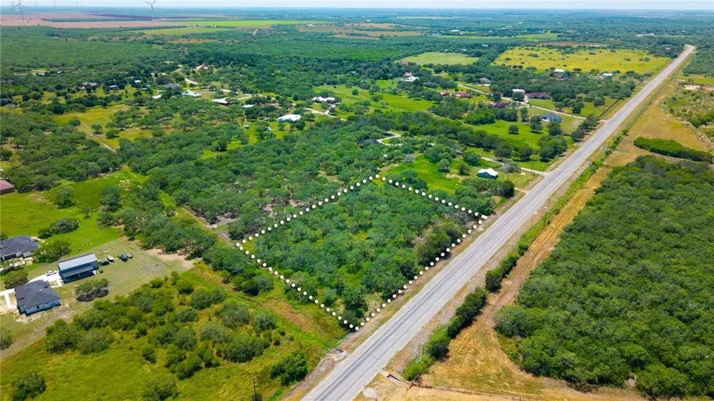 5452 Main Street Mathis, TX 78368