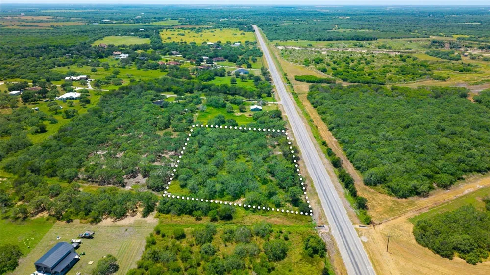 5452 Main Street Mathis, TX 78368