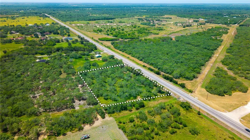 5452 Main Street Mathis, TX 78368