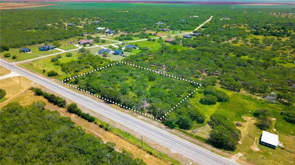 5452 Main Street Mathis, TX 78368
