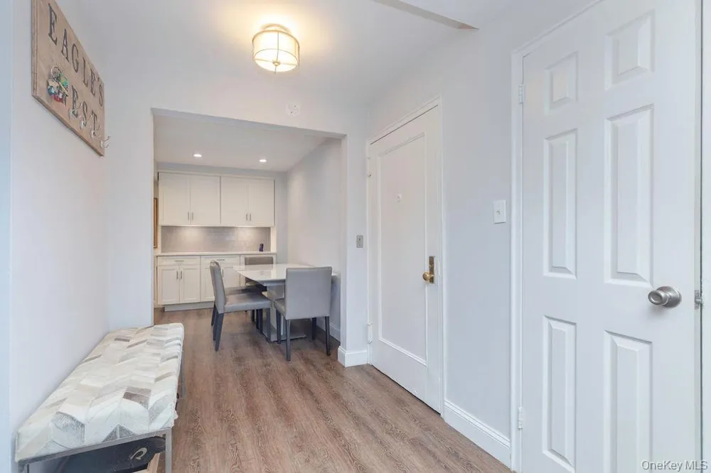 15 LEEWOOD CIRCLE #1R Eastchester, NY 10709