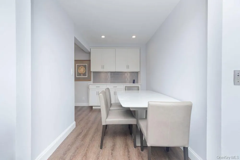15 LEEWOOD CIRCLE #1R Eastchester, NY 10709